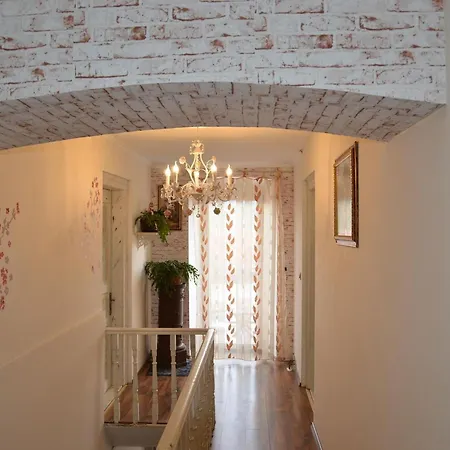 Casa de Férias Geraeumige Duplexwohnung Mit Terrasse Und Pool By Interhome *