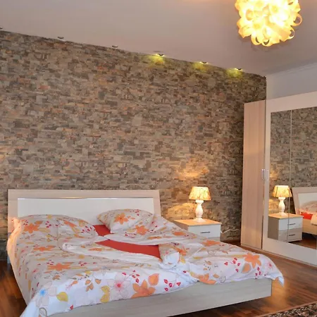Casa de Férias Geraeumige Duplexwohnung Mit Terrasse Und Pool By Interhome