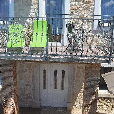 Geraeumige Duplexwohnung Mit Terrasse Und Pool By Interhome Casa de Férias