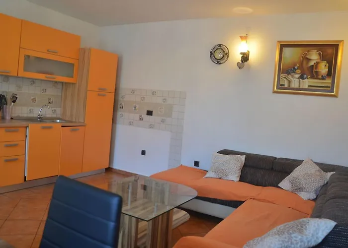 Geraeumige Duplexwohnung Mit Terrasse Und Pool By Interhome Nyaraló