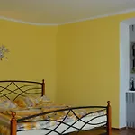 Nyaraló Geraeumige Duplexwohnung Mit Terrasse Und Pool By Interhome
