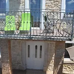 Geraeumige Duplexwohnung Mit Terrasse Und Pool By Interhome Nyaraló