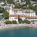 بيت للعطل Geraeumige Duplexwohnung Mit Terrasse Und Pool By Interhome