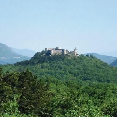 Geraeumige Duplexwohnung Mit Terrasse Und Pool By Interhome Casa de Férias