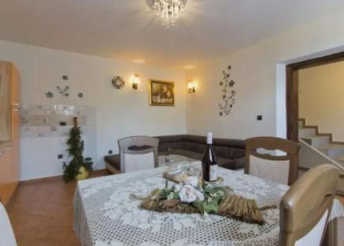 Geraeumige Duplexwohnung Mit Terrasse Und Pool By Interhome Casa de Férias